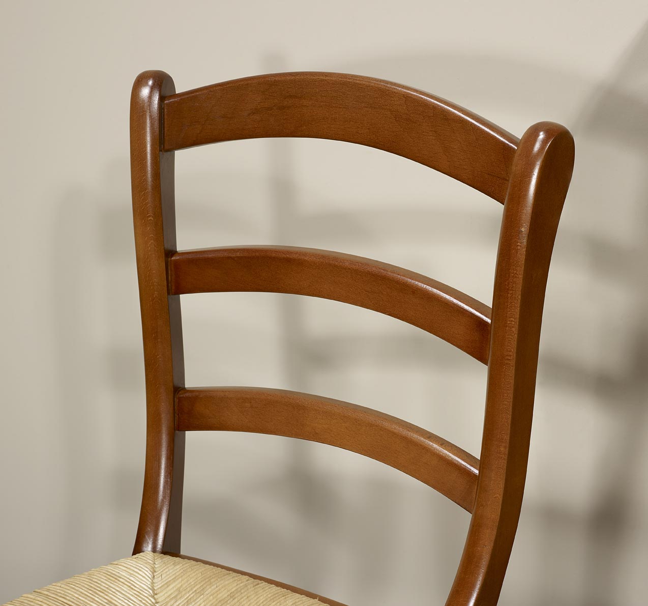 Chaise en hêtre massif de style Louis Philippe , meuble en Merisier massif