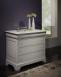 Commode 4 tiroirs Nicolas réalisé en Chêne Massif de style Louis Philippe Finition Chêne Brossé Gris Perle COMMODE Commode 4 tiroirs Nicolas réalisé en Chêne Massif de style Louis Philippe Finition Chêne Brossé Gris Perle COMMODE